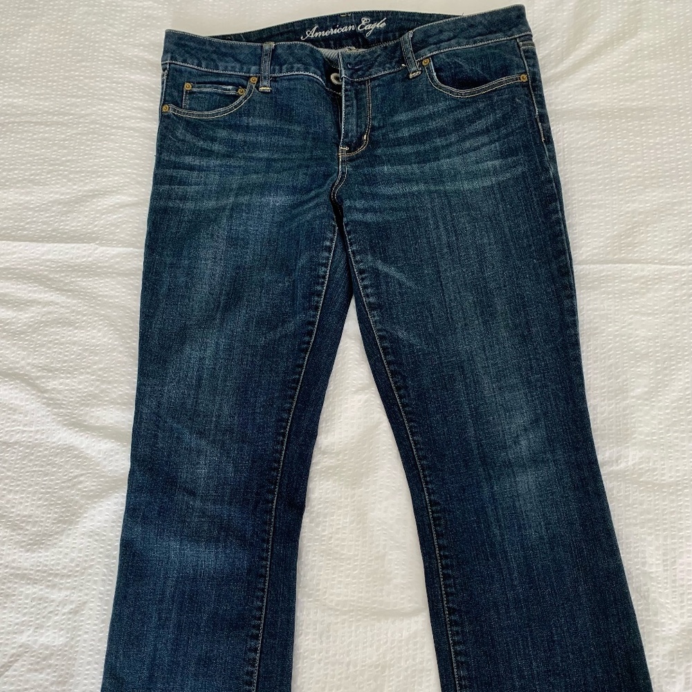 American Eagle Straight Leg Women's Jeans. Size 14.